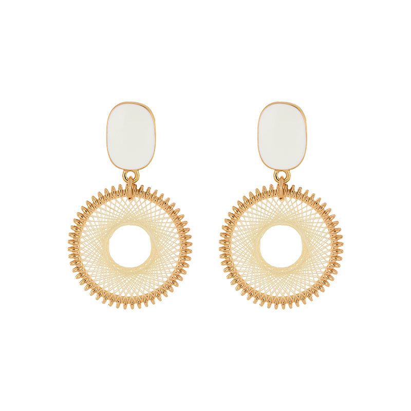 Lizas auffallende Ohrstecker in gold/creme