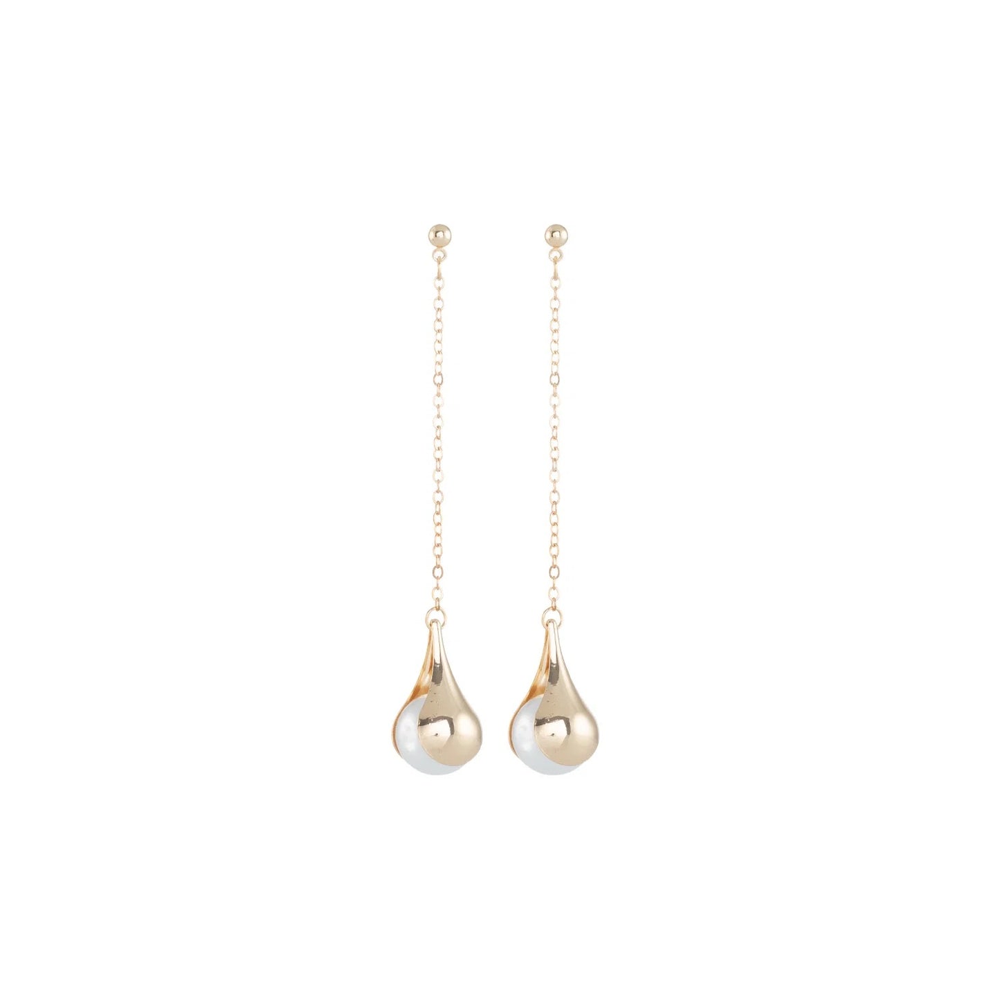 Lizas lange Ohrhänger mit gefasster Perle in gold und silber